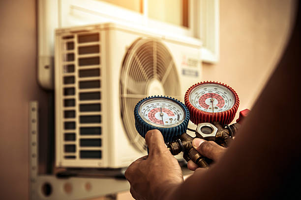 Professional Hvac technician working in Frankton, IN